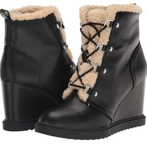 DV Dolce Vita Women's Sumner Ankle Boot Black Wedge Size 6.5